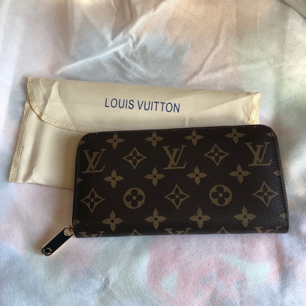 SOLD LV Zippy Wallet Monogram